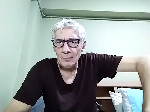 BIGUNCUTHARDCOCK live sex cam