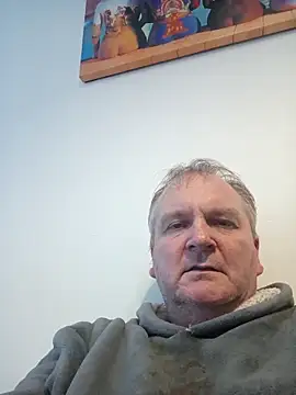 Paolo7619 live sex cam