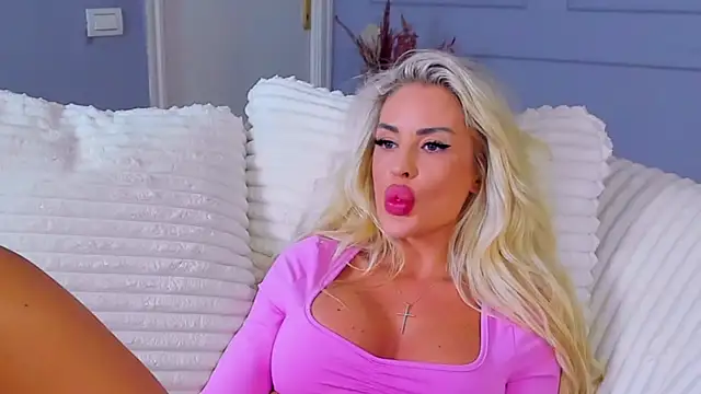 Awww_Ella live sex cam