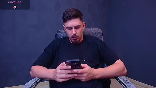 EnzoRace live sex cam