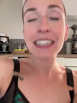 lola_tentatiion live sex cam