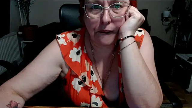 JoannaAndNeighbour live sex cam