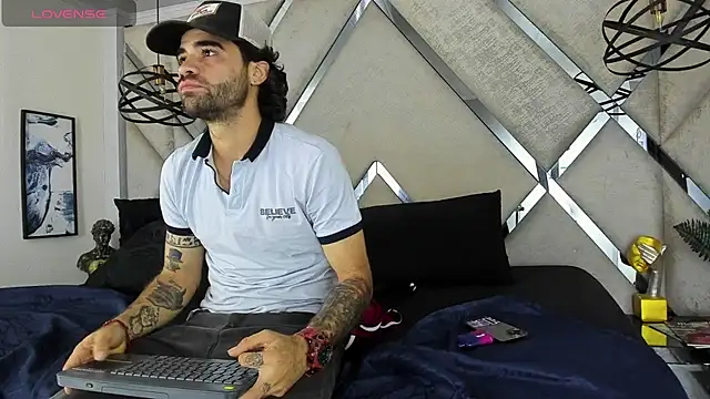 Sophia_Ostin69 live sex cam