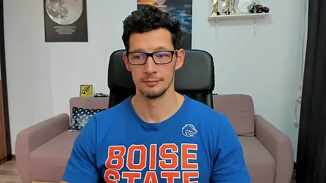 BrutusK08 live sex cam