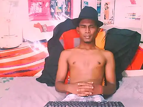 IndianThuggin live sex cam