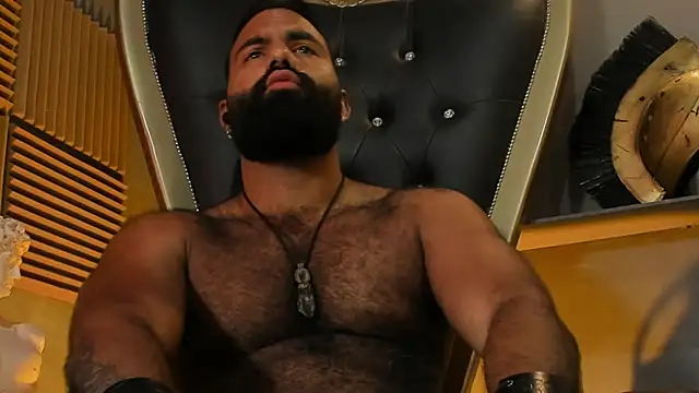 BeardAndrew live sex cam