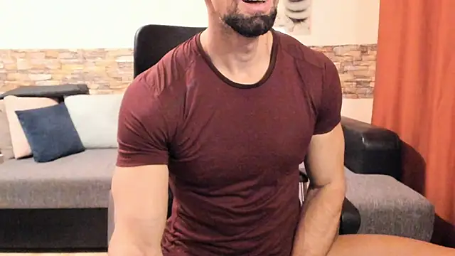 HotHunkTrainer live sex cam