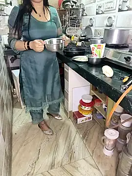 PRIYA_22 live sex cam