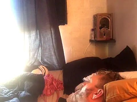 Thickwhitetight live sex cam