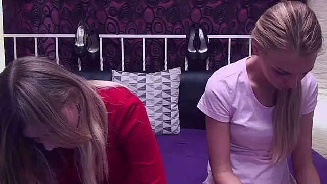 BlondeWitches live sex cam