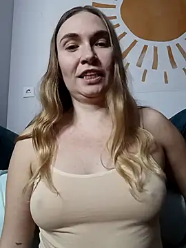 KisaVixen live sex cam