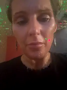 BaddieBossXX2 live sex cam