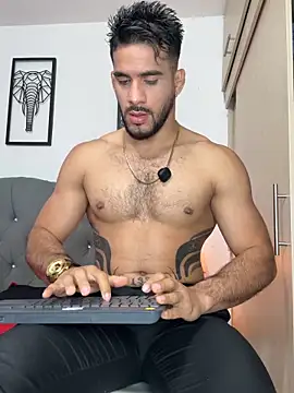 Maximiliano_ford live sex cam