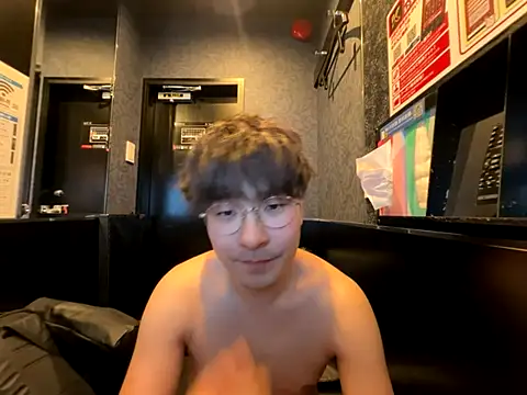 yuuki8910 live sex cam