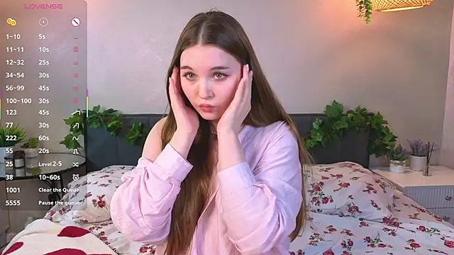 ConstanceHelms live sex cam