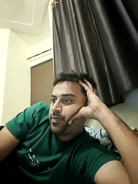 ITZ_GURU live sex cam