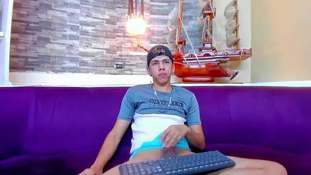 PoisonGuys live sex cam