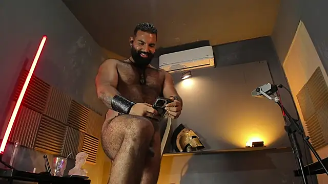 BeardAndrew live sex cam