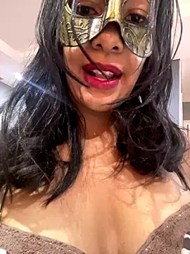 LunnaMaska live sex cam