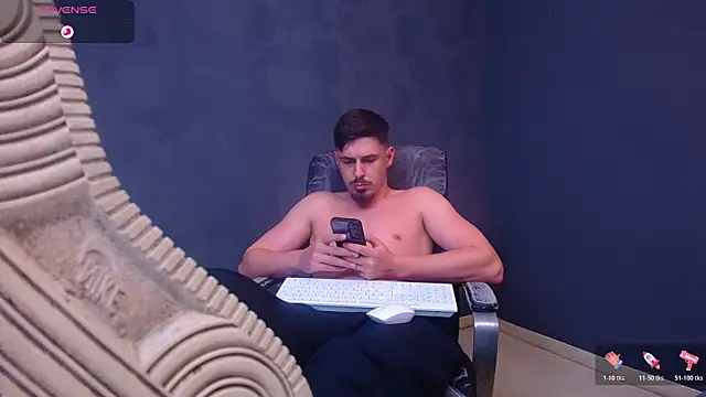 EnzoRace live sex cam