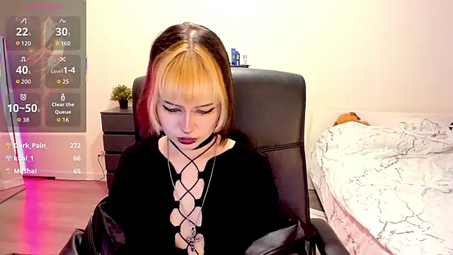 LiyaLuna live sex cam