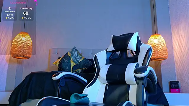 Thaiel_Fosteer live sex cam