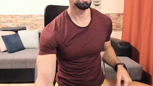 HotHunkTrainer live sex cam