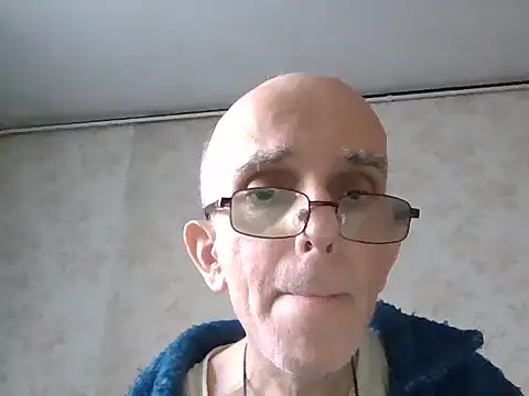 mariusica1@xh live sex cam