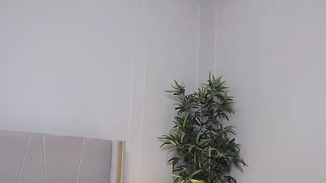 Miriam_fox live sex cam