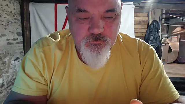 Newfiesausage1972 live sex cam