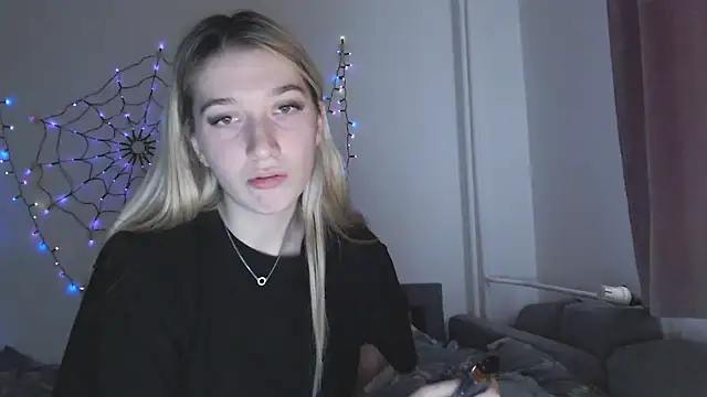 Lucyreeel_ live sex cam