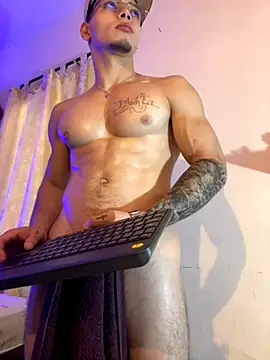 Matt_your_master_ live sex cam