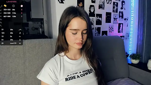 lovelyalivia live sex cam