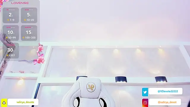 valirya_devote live sex cam