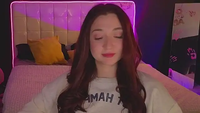 YasmineWest live sex cam