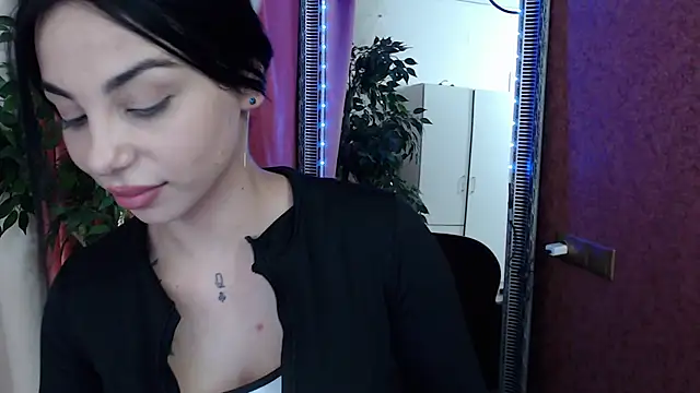 MissJuliax live sex cam