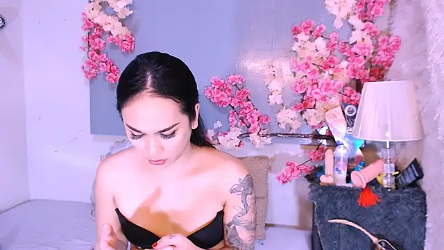 Oriental_Tiara live sex cam