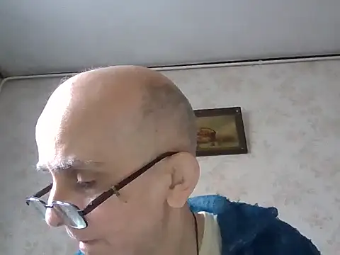 mariusica1@xh live sex cam