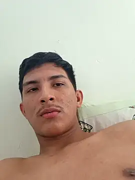 Guti_hazz live sex cam