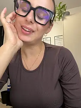 Hii_Lolla live sex cam