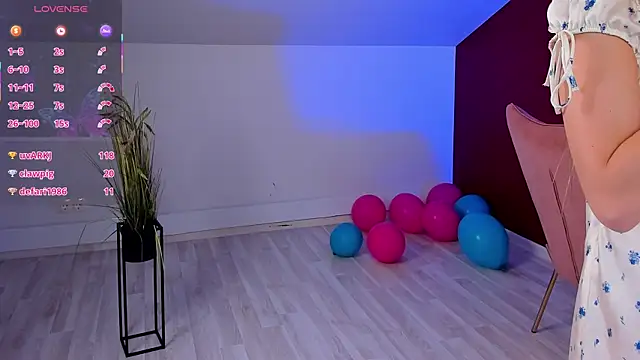 LullyFox live sex cam