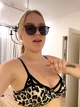 Little_Forest_ELF live sex cam