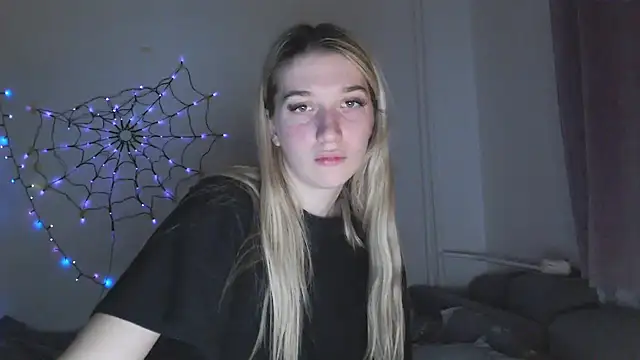 Lucyreeel_ live sex cam