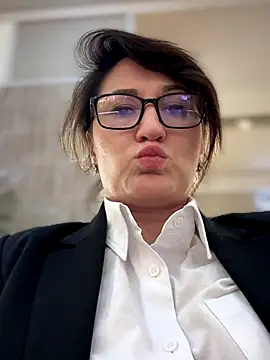 ZhenjaPoledance live sex cam