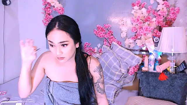 Oriental_Tiara live sex cam