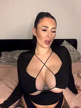Mia-Bremer live sex cam