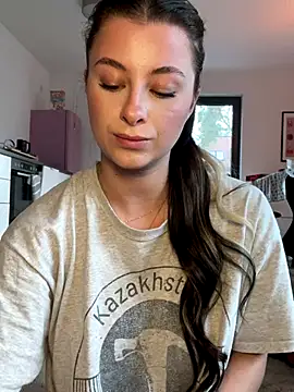 Mia-Minou live sex cam