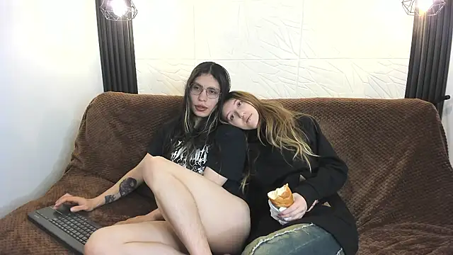 BRIAR_AND_BLAIR live sex cam