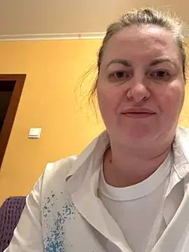 Amelia-Diamond live sex cam