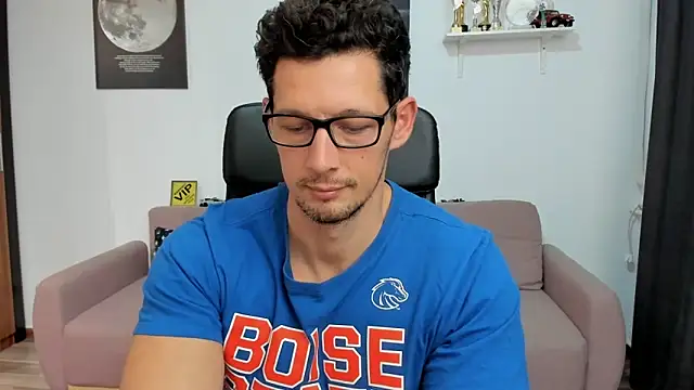 BrutusK08 live sex cam